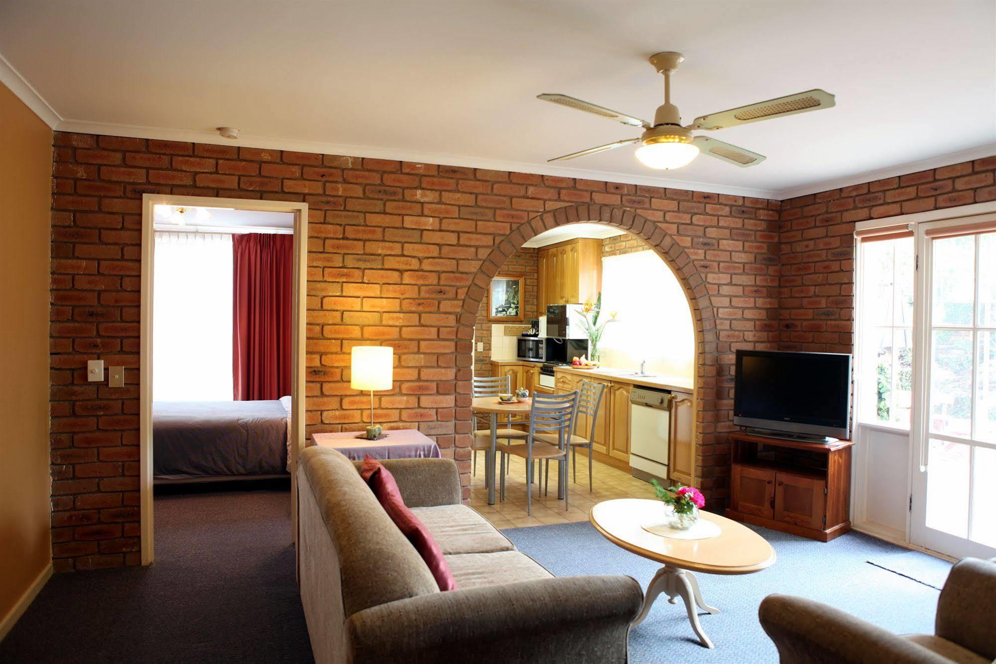 Summerhill Motor Inn (Adults Only) Merimbula Exterior photo